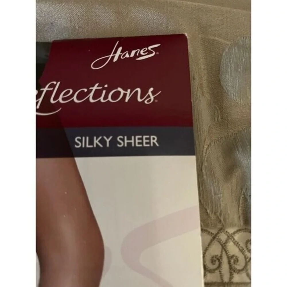 Hanes Silk Reflections Silky Sheer Control Top Sandalfoot Size CD Barely Black
